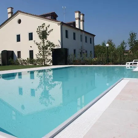 ホテル Fiori E Frutti Agri Venezia 5*